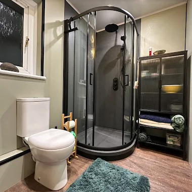 Penthouse flat kitchen renovation in Glasgow by BSM Contracts